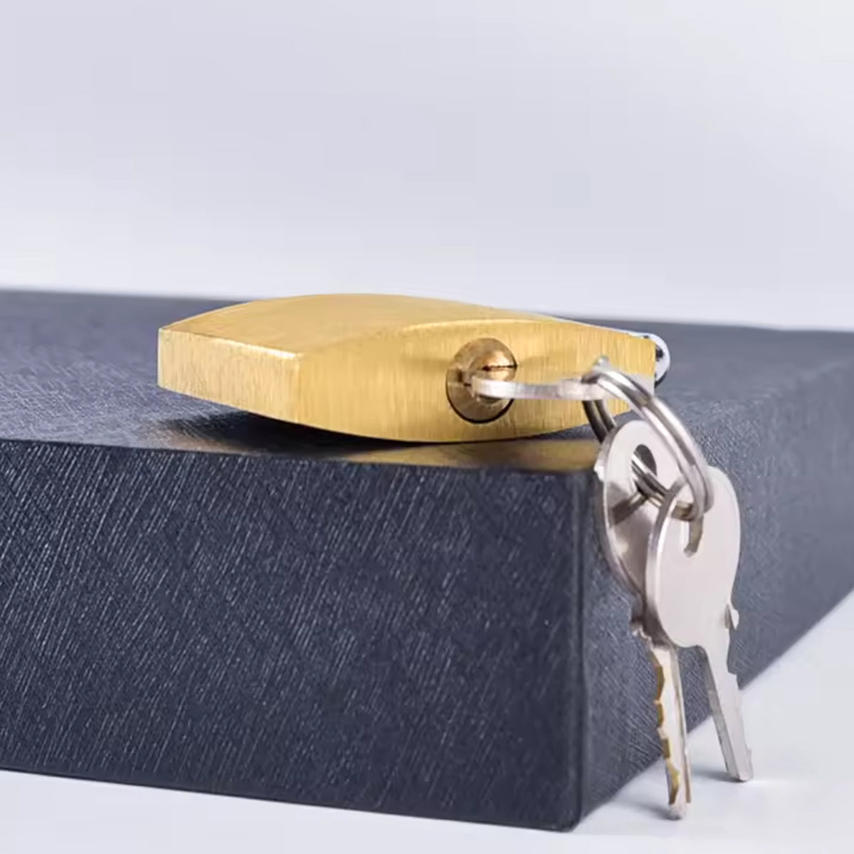 Multipurpose Solid 3 Keys Padlock 38 Mm 1 Pc)