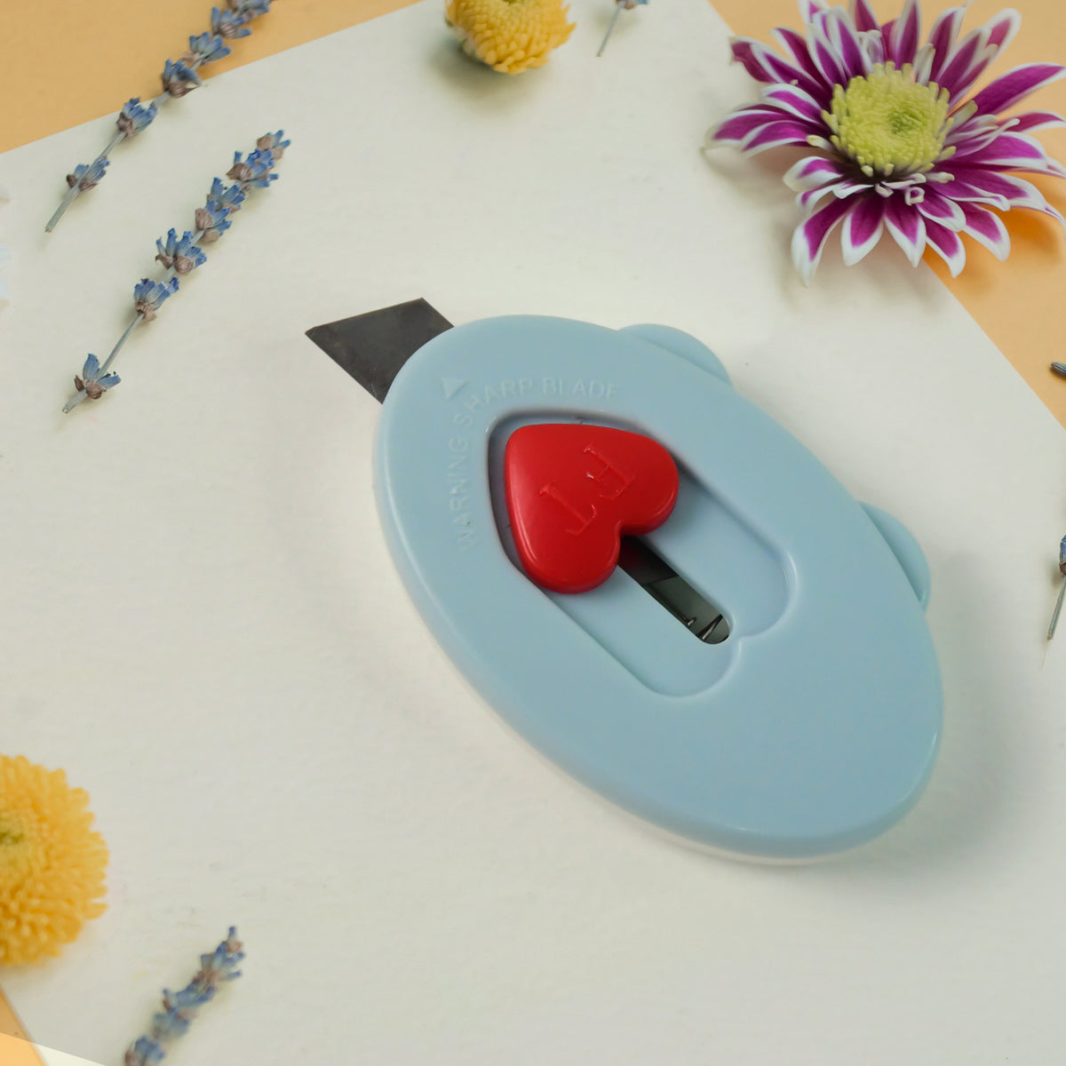 Mini Utility Cutter Knife With Heart-shaped Safety Lock (1 Pc)