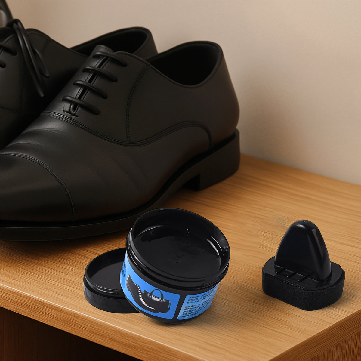 Instant Shoe Shine Sponge With Liquid Polish (1 Pc)