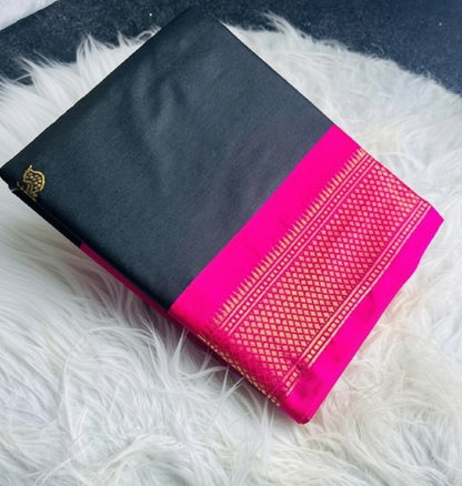 Generic Women's Cotton Silk Solid Saree With Unstitched Blouse - 5.5 Mtr (Black-Pink)