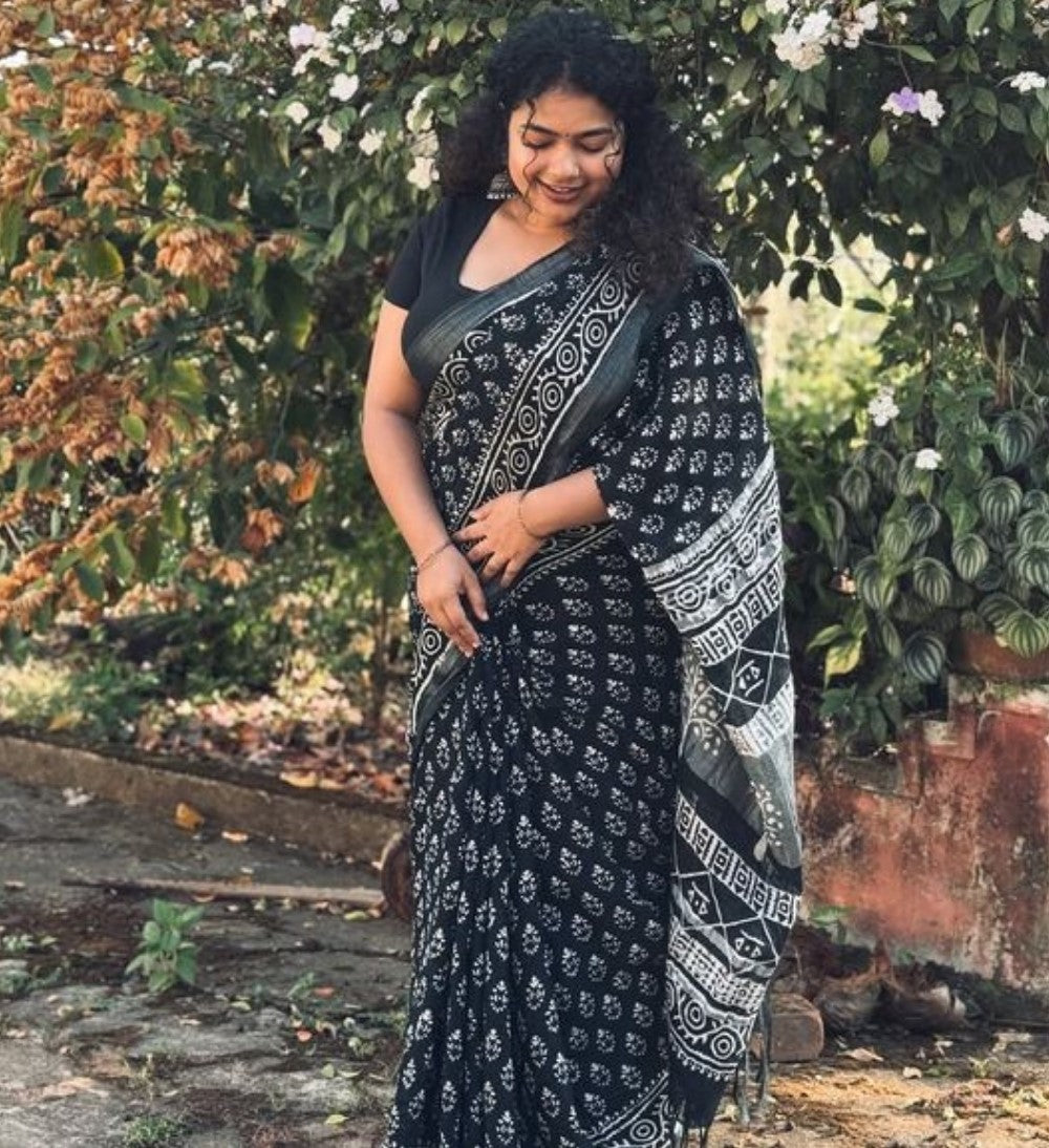 Generic Women's Linen Printed Saree With Unstitched Blouse - 5.5 Mtr (Black)